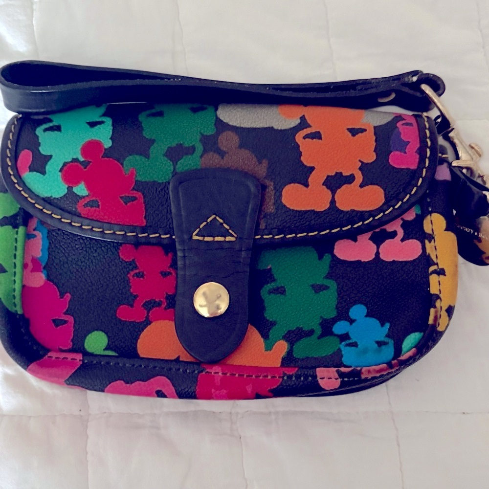❤️ Dooney & Bourke Black and Pink Puzzle Piece Clutch authentic